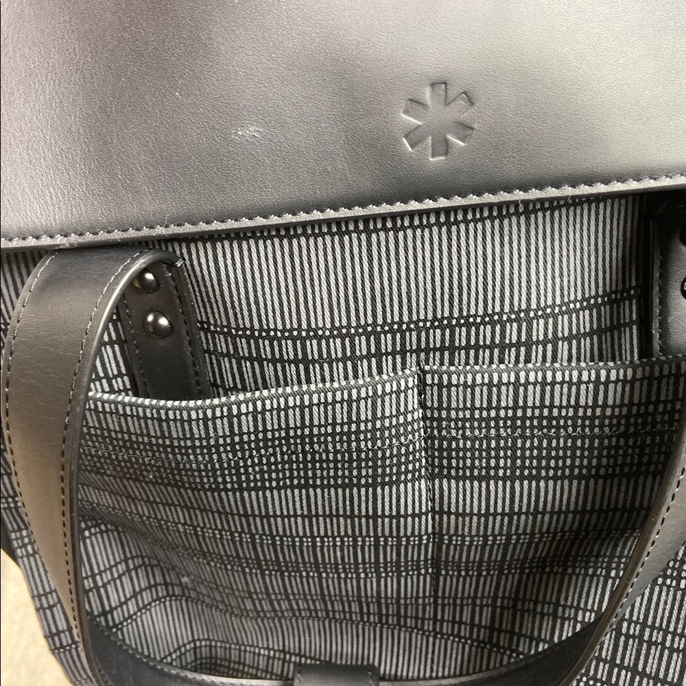 Skip Hop - Highline Convertible Diaper Backpack. - Picture 8 of 8
